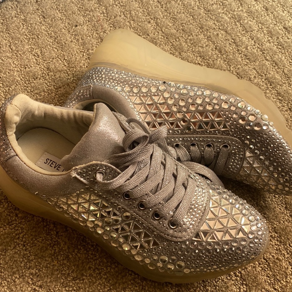 Look At These Stunning Steve Madden Sneakers!!! Only Worn Once!!